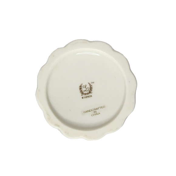 Vintage Lenox Hummingbird Vase Ivory with 24K Gold Trim Raised Relief Rose Bud - Picture 7 of 10